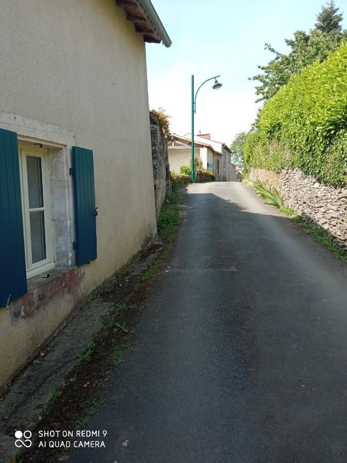 Вилла Basse De Ramparts Vouvant Экстерьер фото